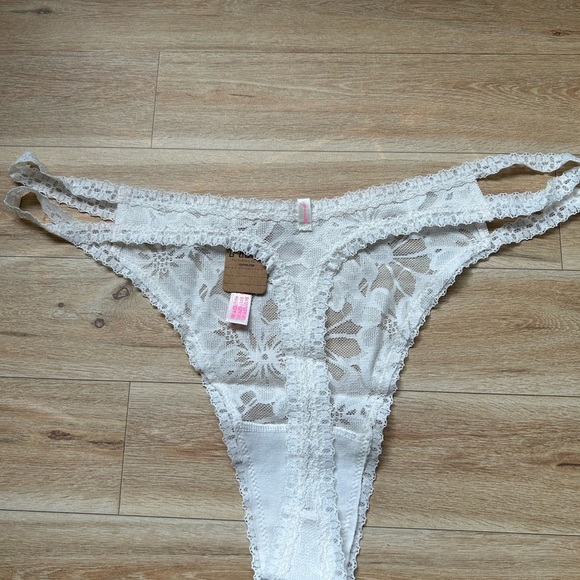 PINK Victoria’s Secret Lace Thong - Picture 2 of 3